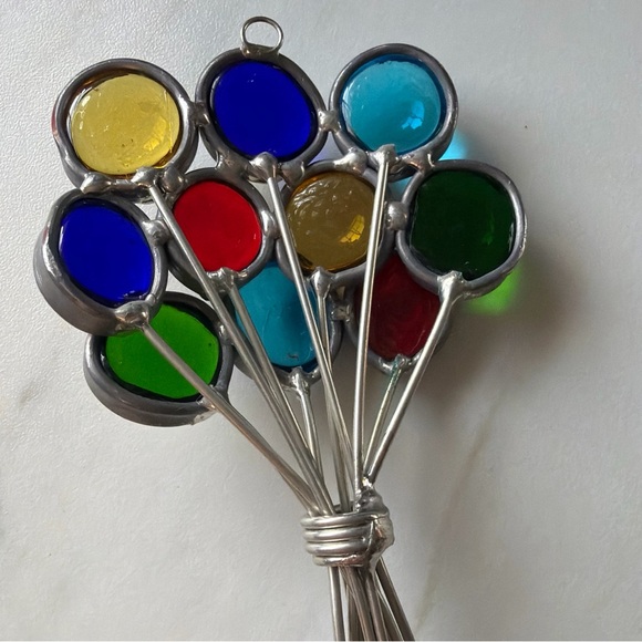 Vintage TIFFANY STYLE STAINED GLASS TEN BALLOON SUNCATCHER COLORFUL - Picture 3 of 5